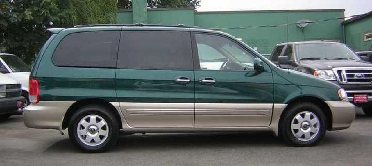 Used 2002 Kia Sedona EX for sale in Vancouver, BC
