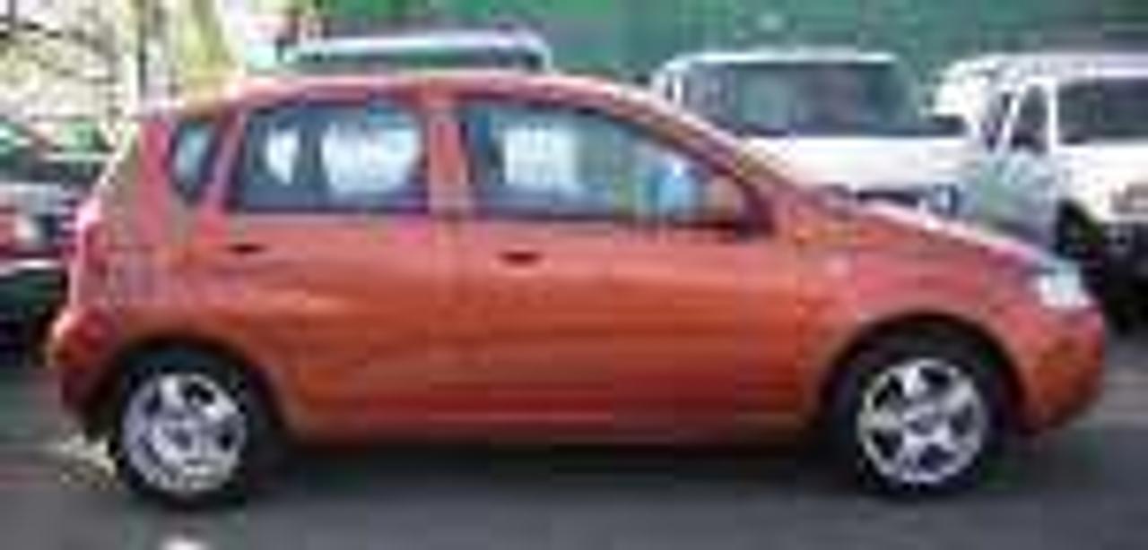 - Engine: 1.6 Liter DOHC

2006 Chevrolet AVEO 5 LT 4 cyl auto power group
a/c tilt cd key less alloys driving light, accident free
Financing or Leasing available, to view our inventory 
or apply on line please visit www.daytonaauto.net
or call  604-263-2222