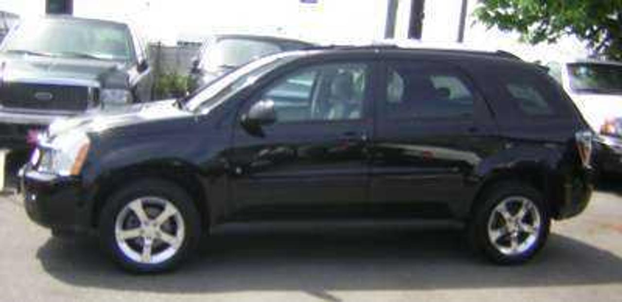 2007 Chevrolet Equinox LT AWD V6 auto power group
a/c tilt cc cd key less heated leather power seats 
moon roof local accident free SUV Financing or 
Leasing available, to view our inventory or apply on 
line please visit www.daytonaauto.net or call 604-263-2222