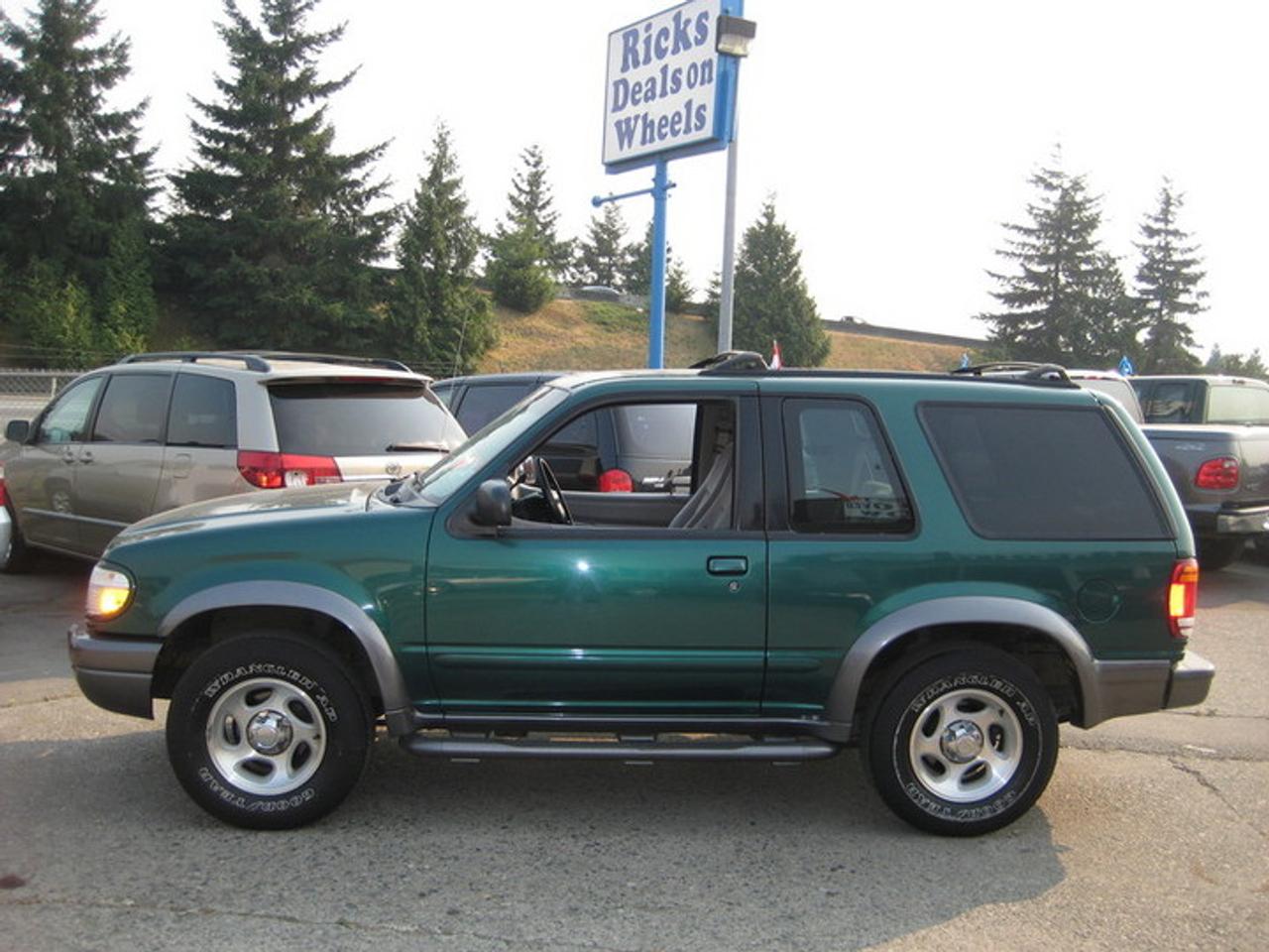 1999 FORD EXPLORER 2 DOOR SPORT 4X4, AUTOMATIC, LOCAL SUV, NO ACCIDENTS, WELL MAINTAINED.  NICE CLEAN TRUCK...BUY WITH CONFIDENCE!