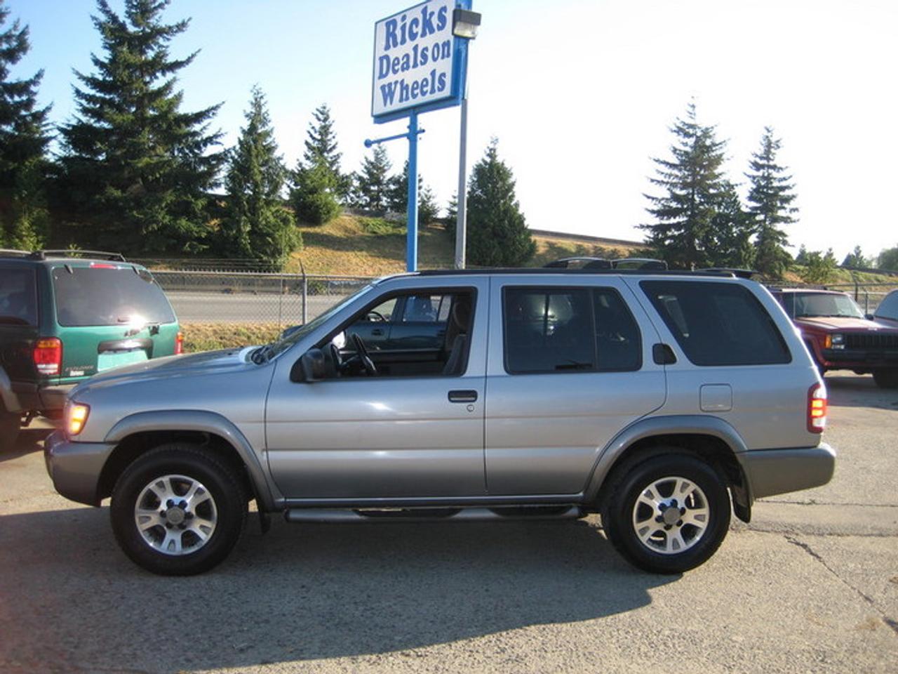 2001 NISSAN PATHFINDER SE 4X4, AUTOMATIC, LOCAL SUV, NO ACCIDENTS, WELL MAINTAINED.  THIS IS A NICE CLEAN UTILITY VEHICLE...WONT LAST LONG!