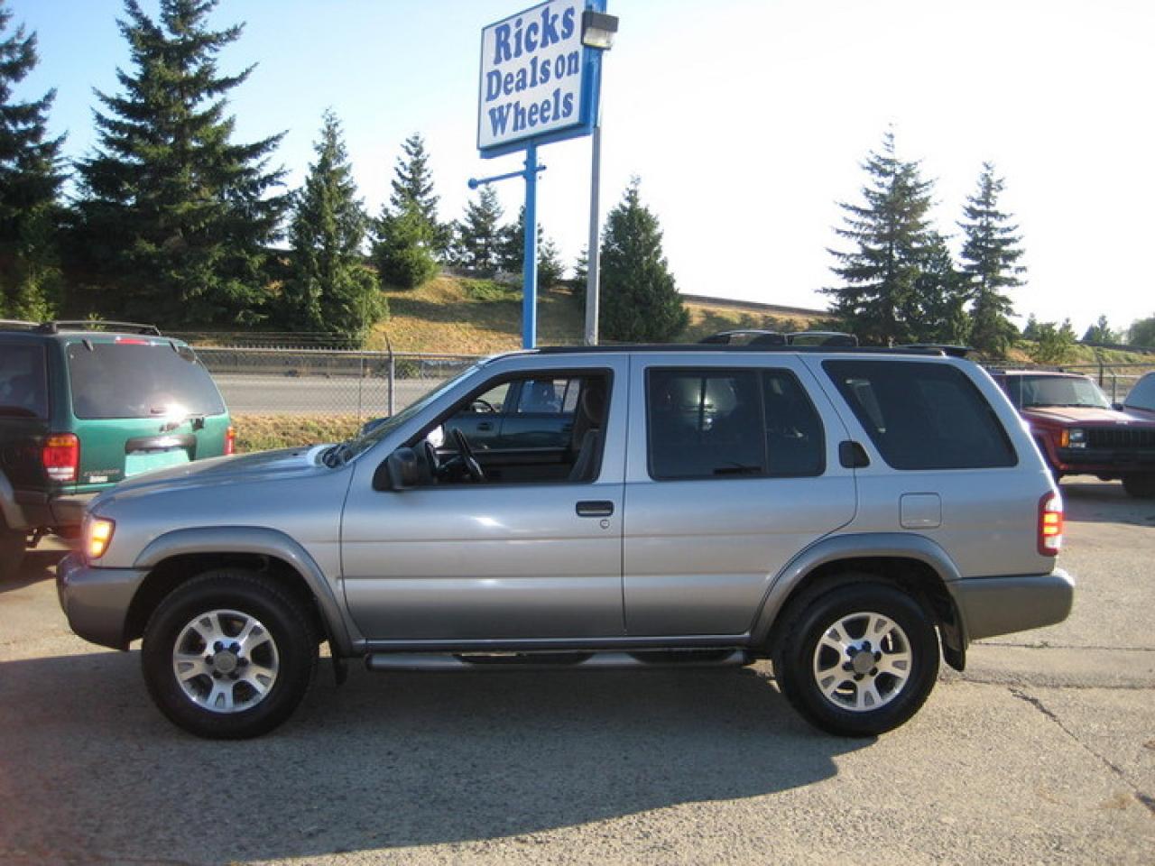 Used 2001 Nissan Pathfinder LE for sale in Surrey, BC