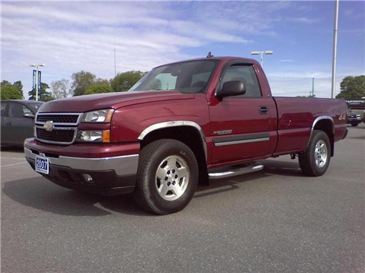 LOADED!!  STEP BARS, CRUISE, FOG LIGHTS, LKS, WINDOWS, KEYLESS AND MUCH, MUCH MORE.