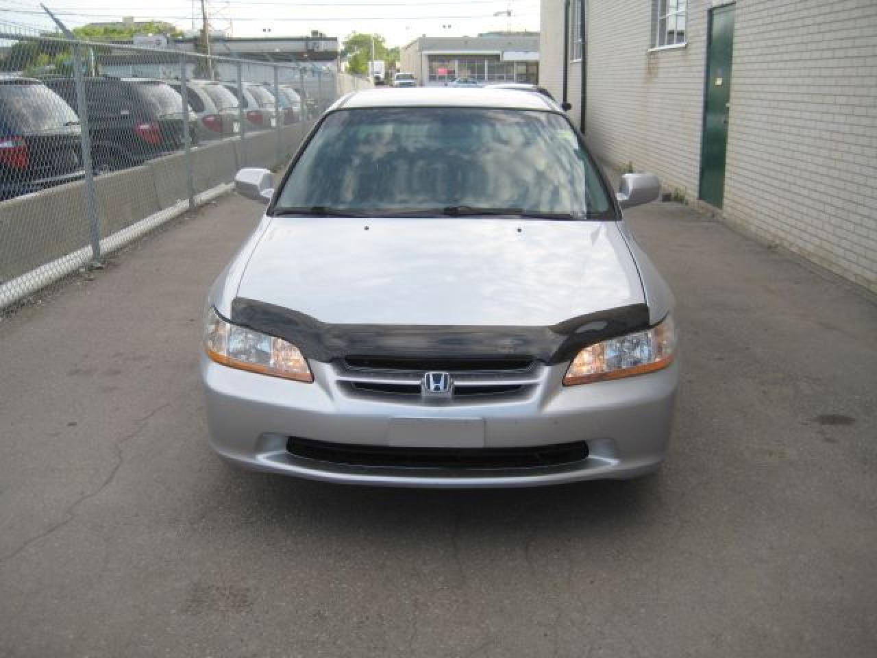 Used 2000 Honda Accord EX for sale in Brampton, ON