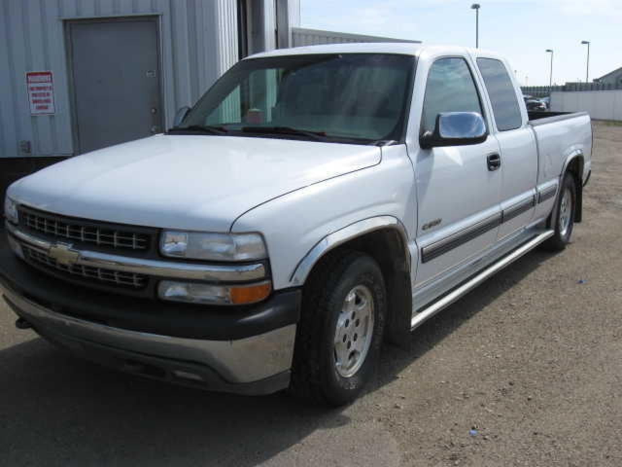 Used 2001 Chevrolet Silverado 1500 LT for sale in Lloydminster, AB