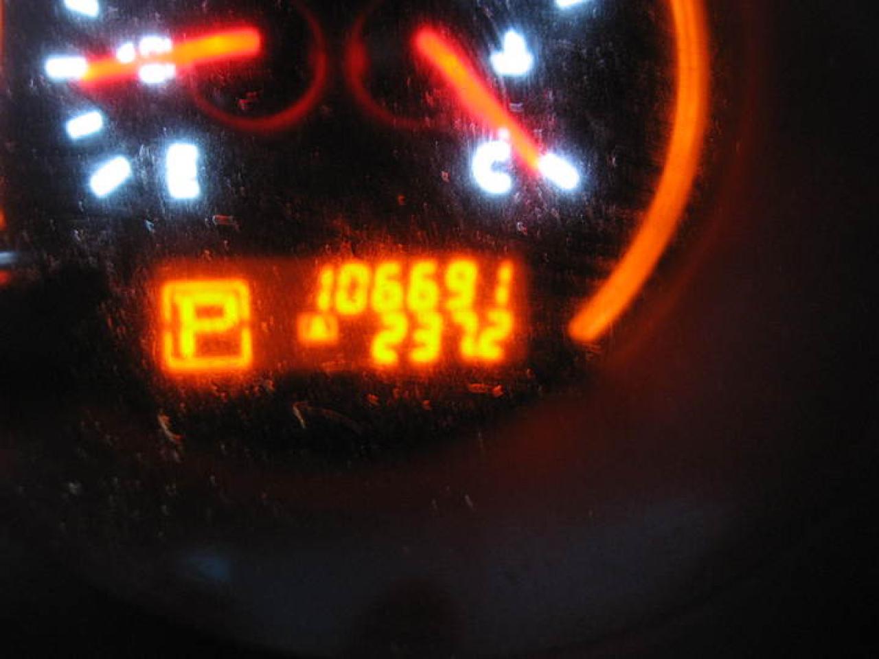 604400