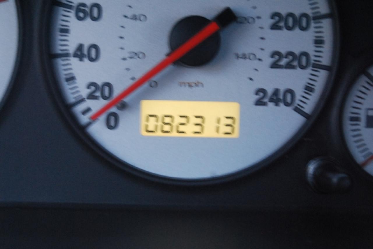 604497