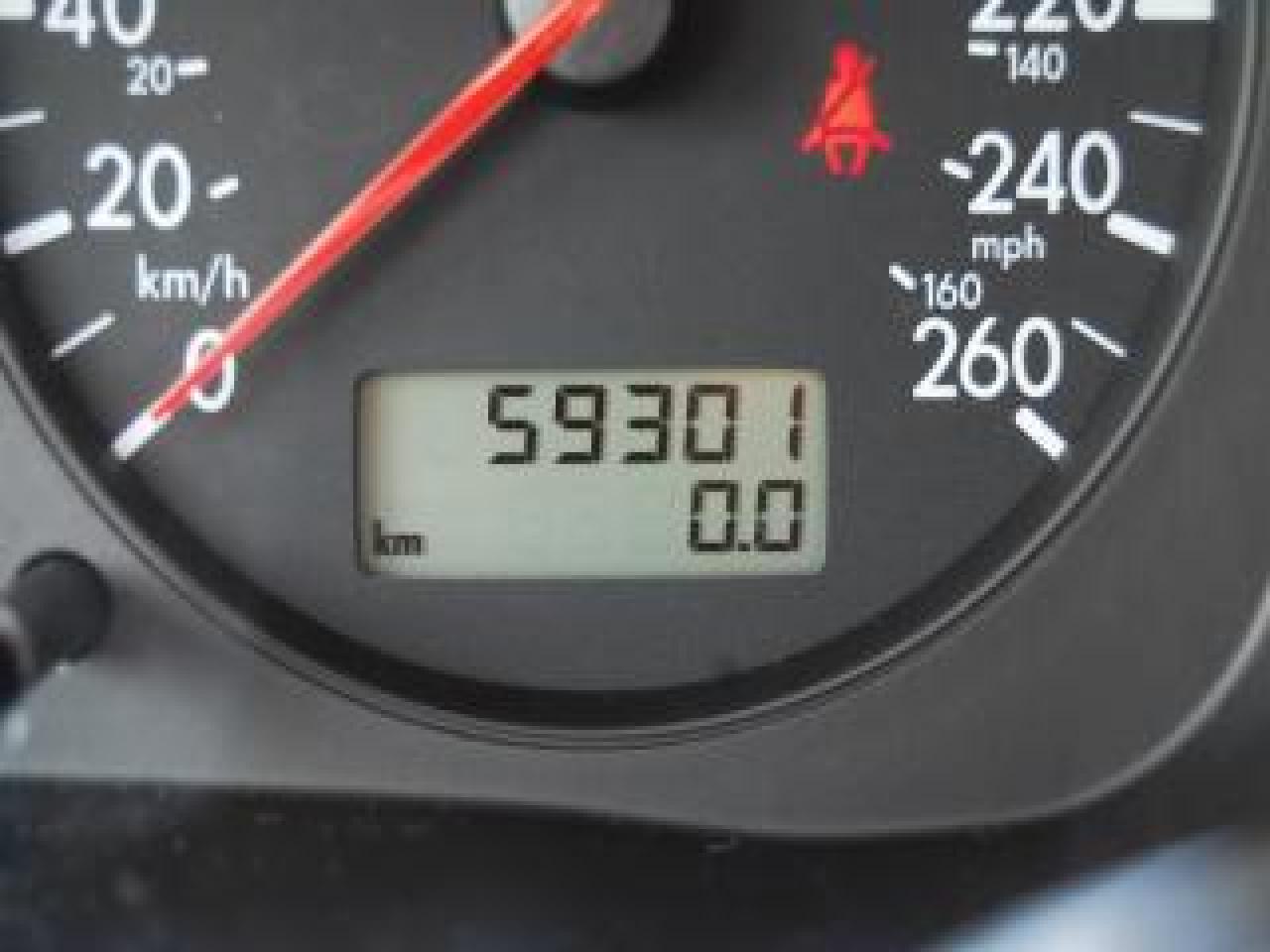604562