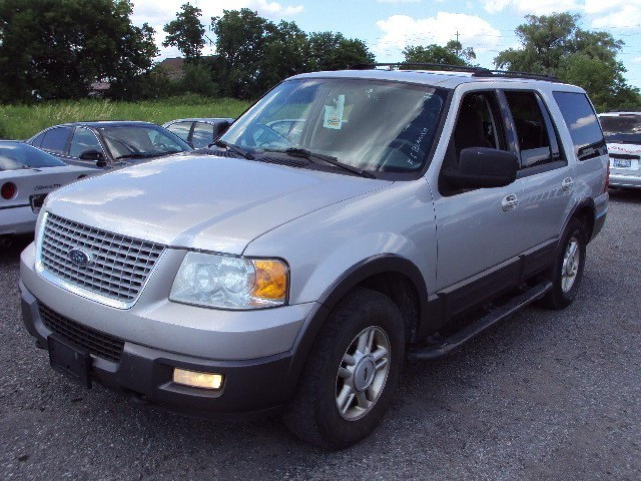 Used 2004 Ford Expedition XLT for sale in Bolton, ON