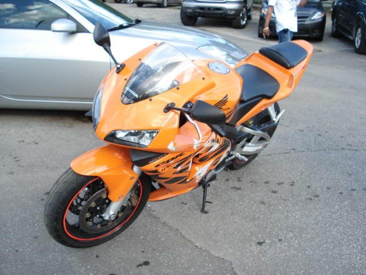 Used 2004 Honda VFR800 CBR 600 RR LOW KMW HOT SUMMER COLOUR NICE !!!! for sale in Scarborough, ON