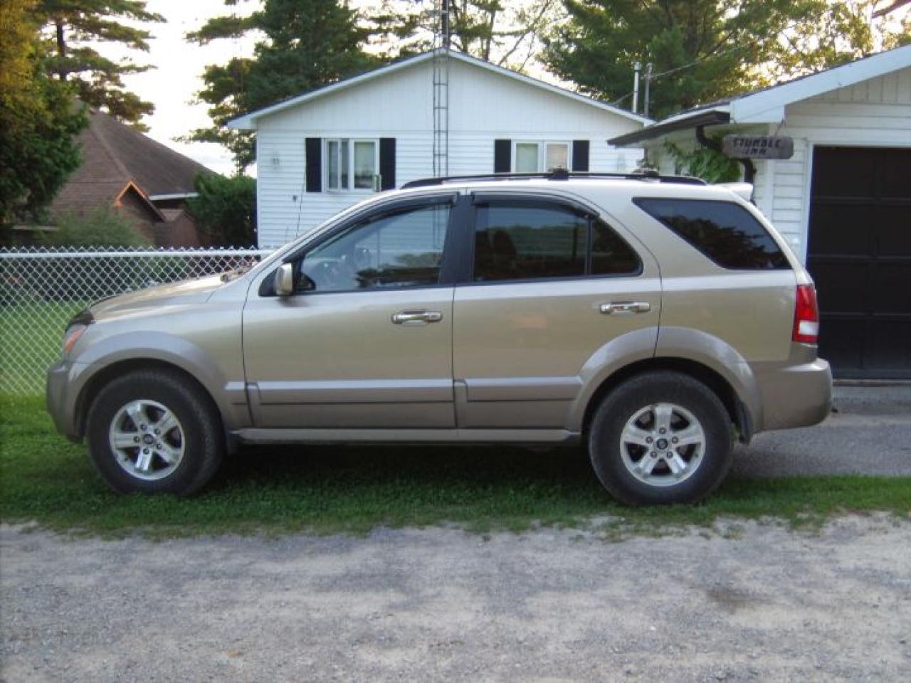 Used 2003 Kia Sorento EX for sale in Fenelon Falls, ON