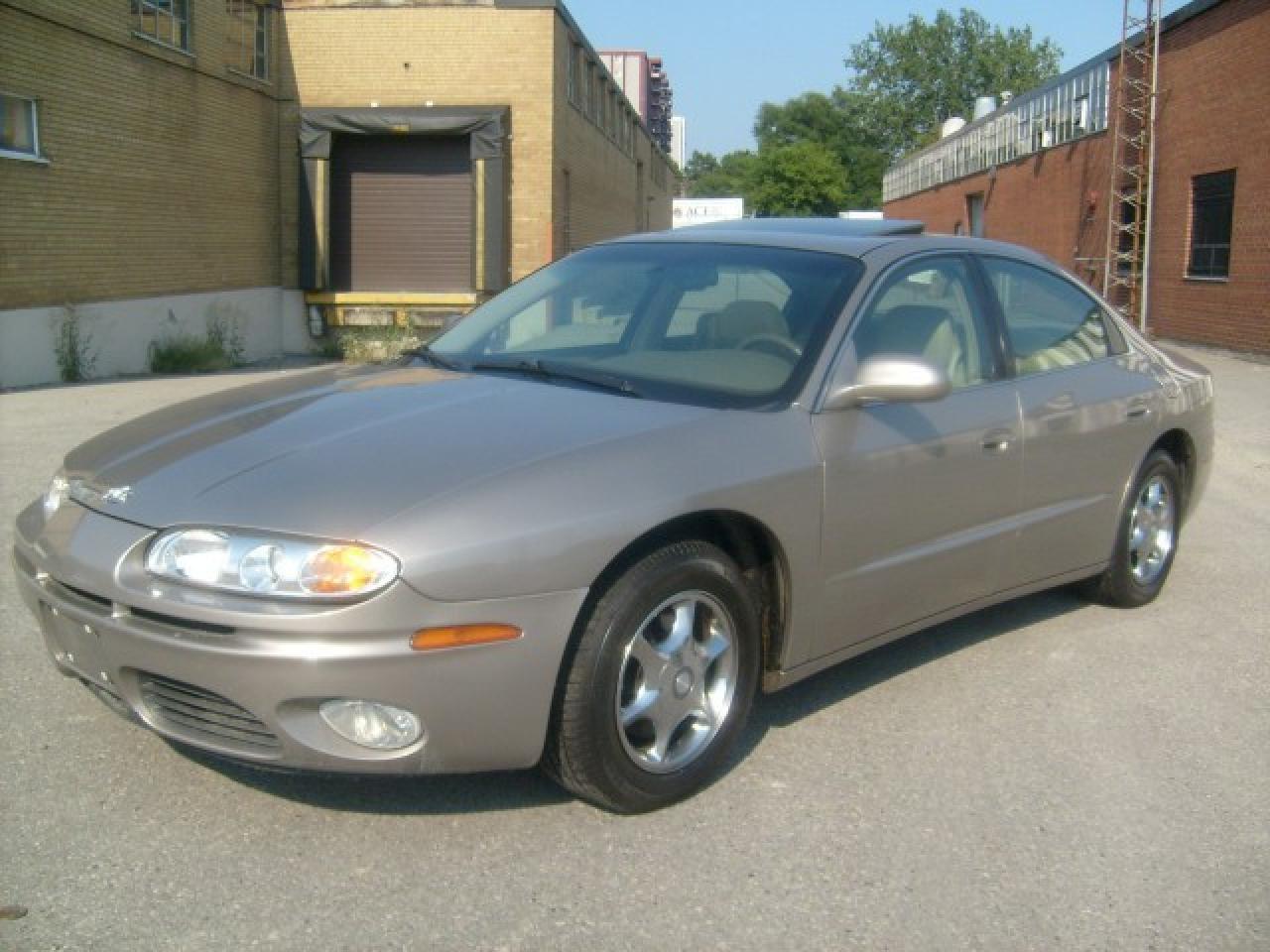 Used 2001 Oldsmobile Aurora 3.5 Premium for sale in North York, ON