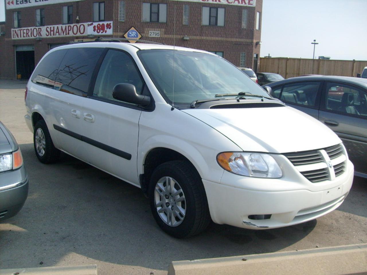 Used 2005 Dodge Grand Caravan STOW-N-GO for sale in Hamilton, ON