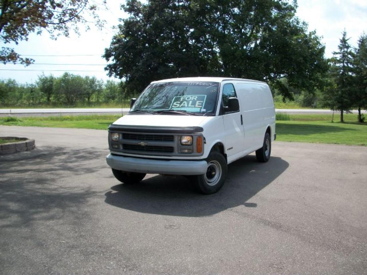 Used 2001 Chevrolet Express 1 Ton for sale in Brampton, ON