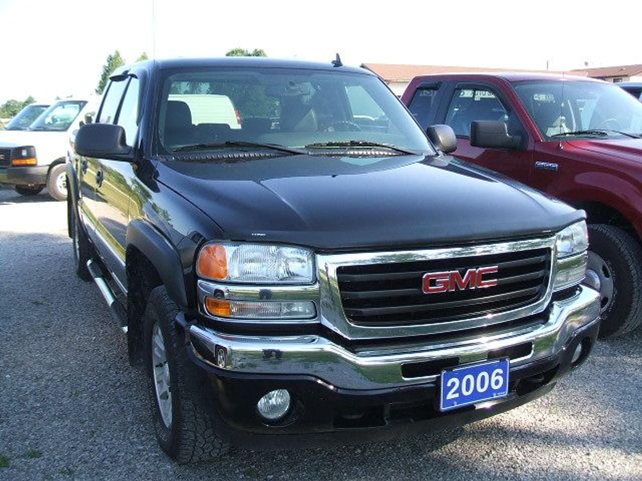 Dual Power Seats      On Star   Step Rails
Towing Package   Window Rain Guards  Dual Heat Controls

﻿Financing Available - $0 Down - $411.94 per month OAC
Note - Price Does Not Include HST & License Fee