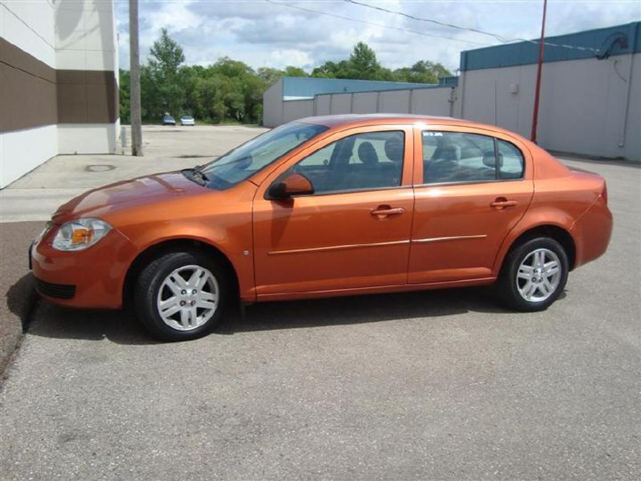 Air Conditioning
Alloy Wheels
AM/FM Stereo
Anti-Lock Brakes
Anti-Starter
CD Player
Cruise Control
Driver Side Airbag
Dual Airbag
Intermittent Wipers
Keyless Entry
Passenger Airbag
Power Brakes
Power Locks
Power Mirrors
Power Steering
Power Windows
Rear Defroster
Split Folding Rear Seats
Tilt Steering
Tinted Glass