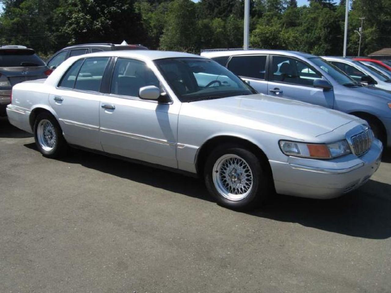 Used 2001 Mercury Grand Marquis LS for sale in Courtenay, BC