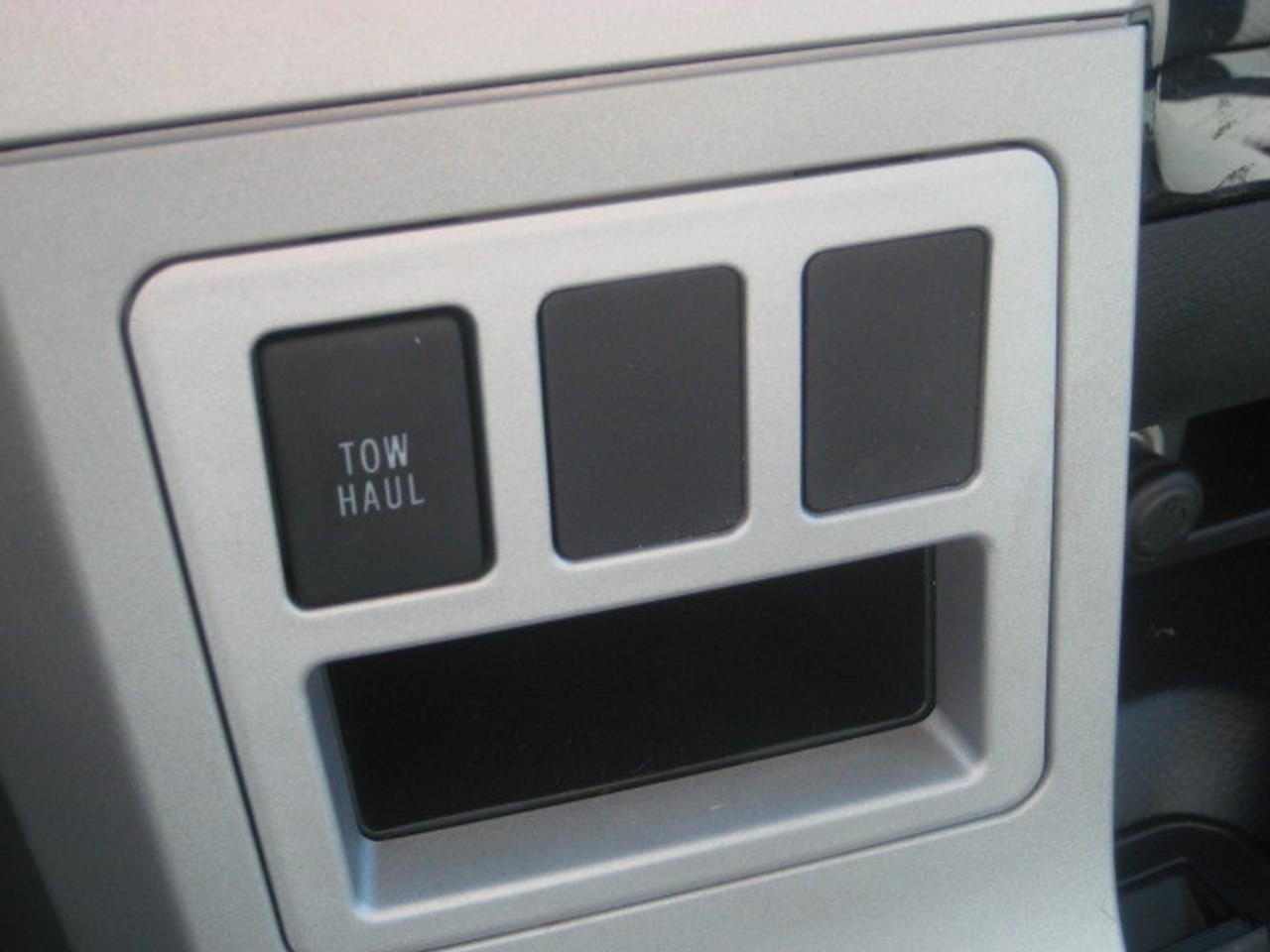 605809.11042944