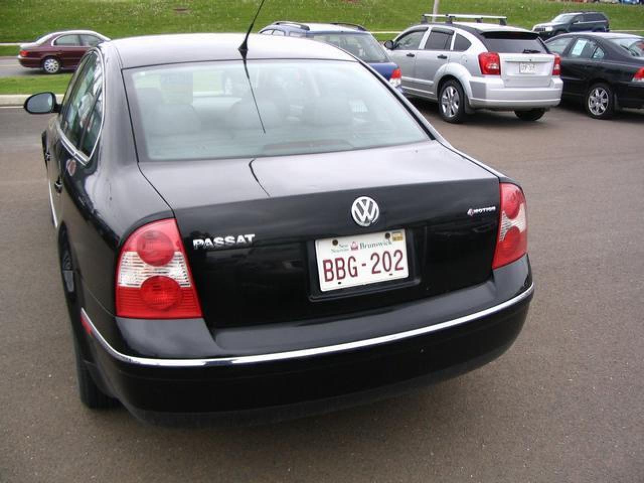 605883