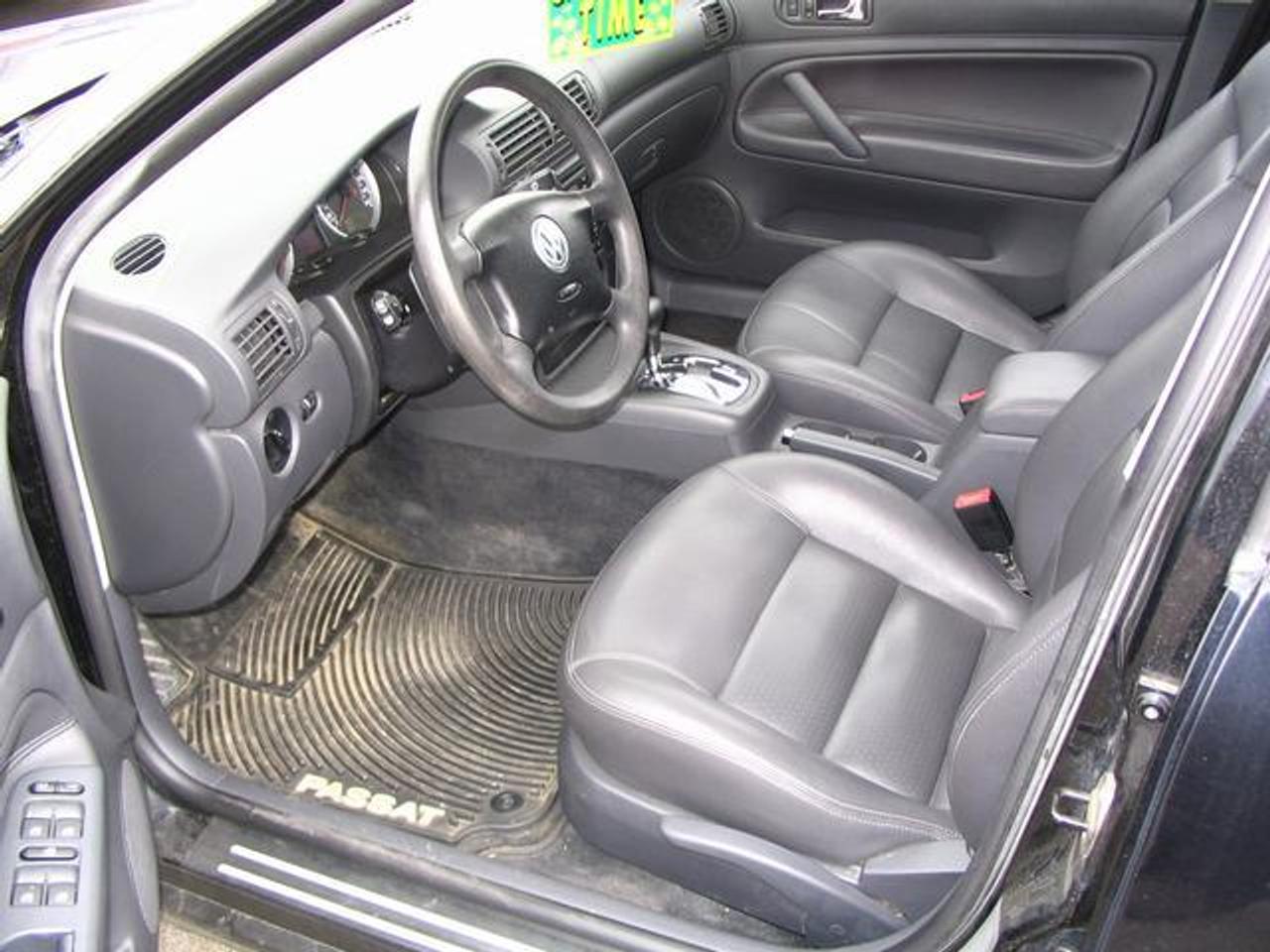 605883.9755731