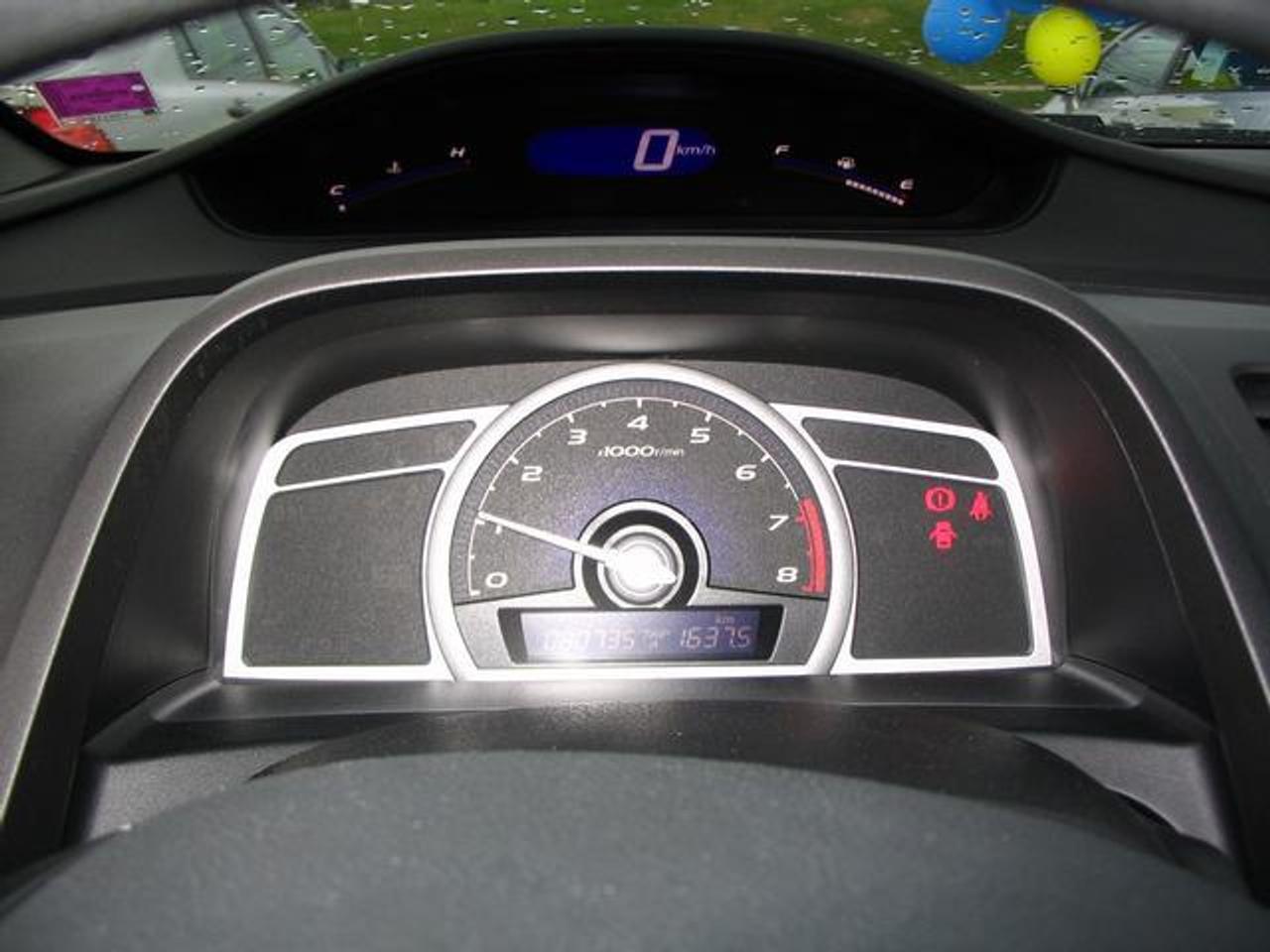 605912.9756049