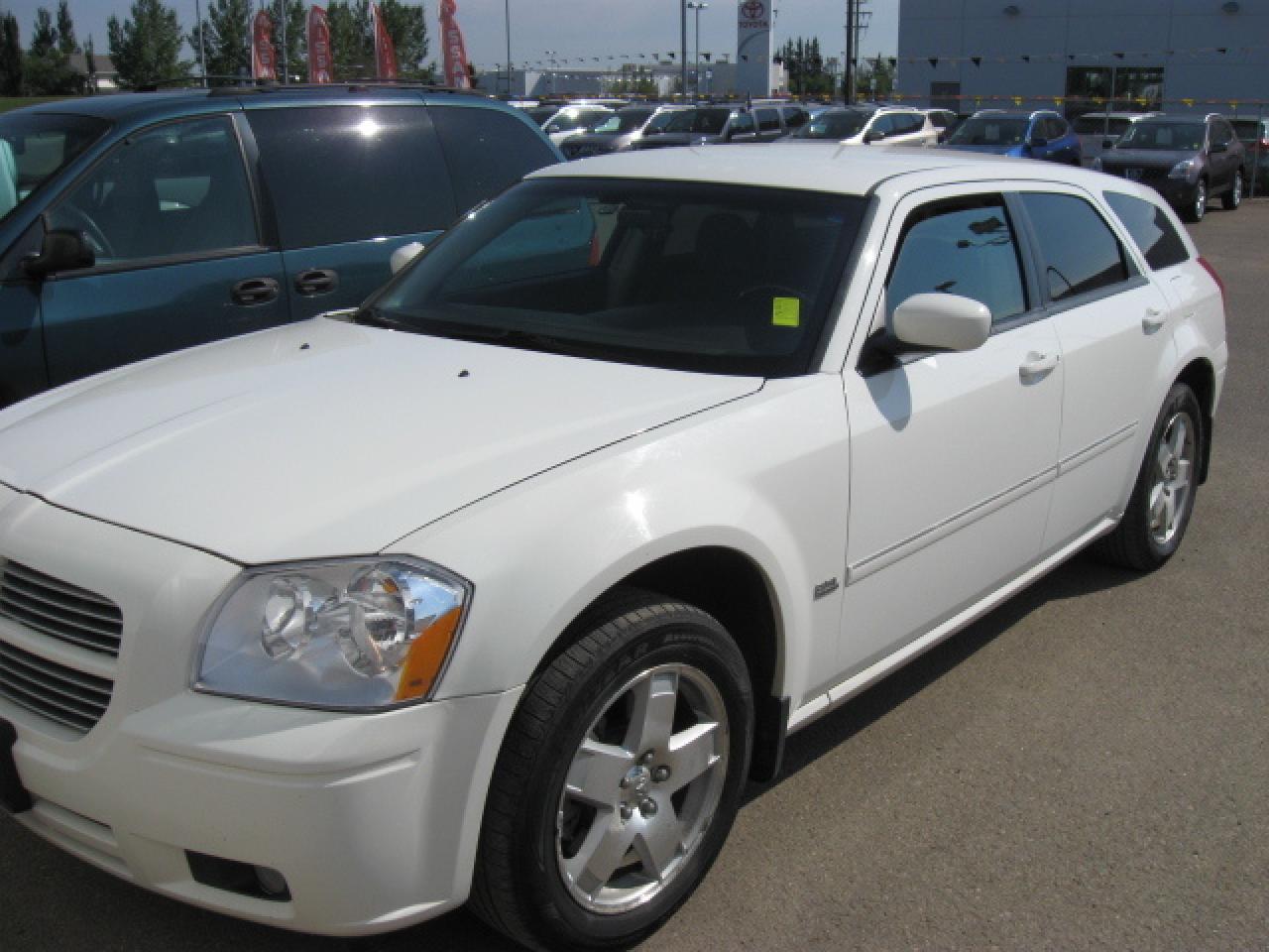 Used 2006 Dodge Magnum SXT for sale in Lloydminster, AB
