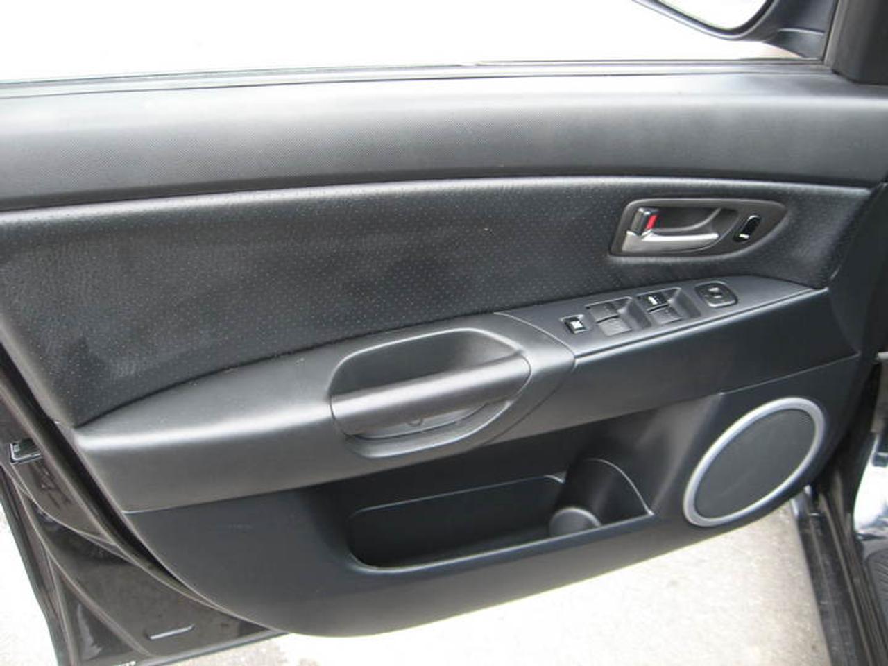 2006 Mazda Mazda3 Leather, Sunroof ***$11,998 *** Photo8