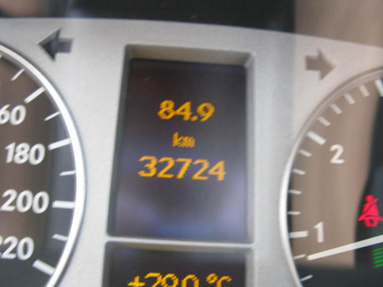 606106.10137059