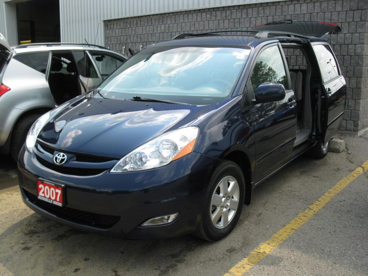 Used 2007 Toyota Sienna LE for sale in Peterborough, ON