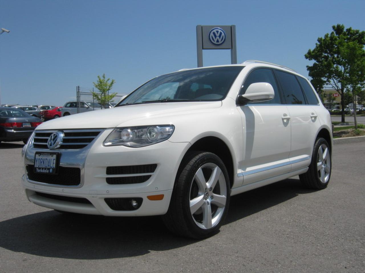 Used 2010 Volkswagen Touareg Highline 3.0 TDI 6sp at Tip 4XM for sale in Toronto, ON