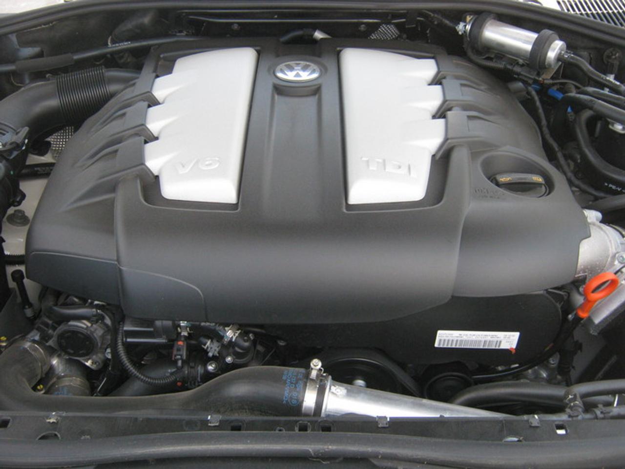 606206.10737211