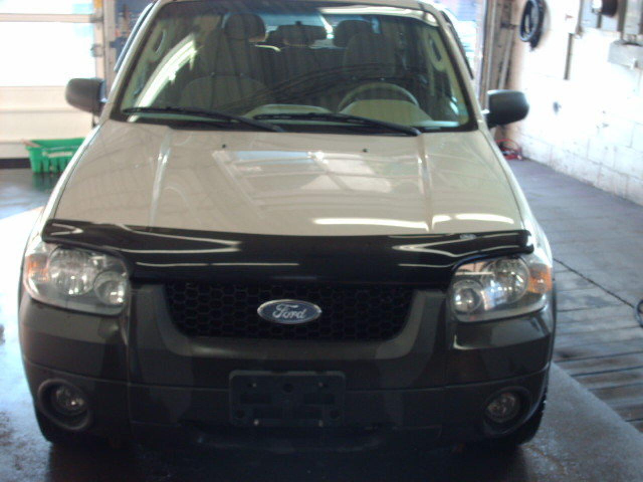 Used 2005 Ford Escape XLT  4 X 4 for sale in Oakville, ON