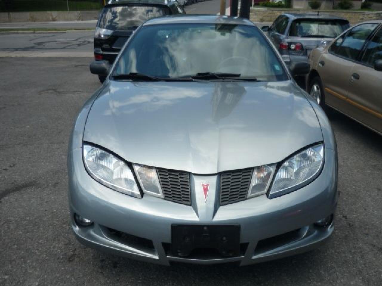 Used 2003 Pontiac Sunfire SL for sale in Ottawa, ON