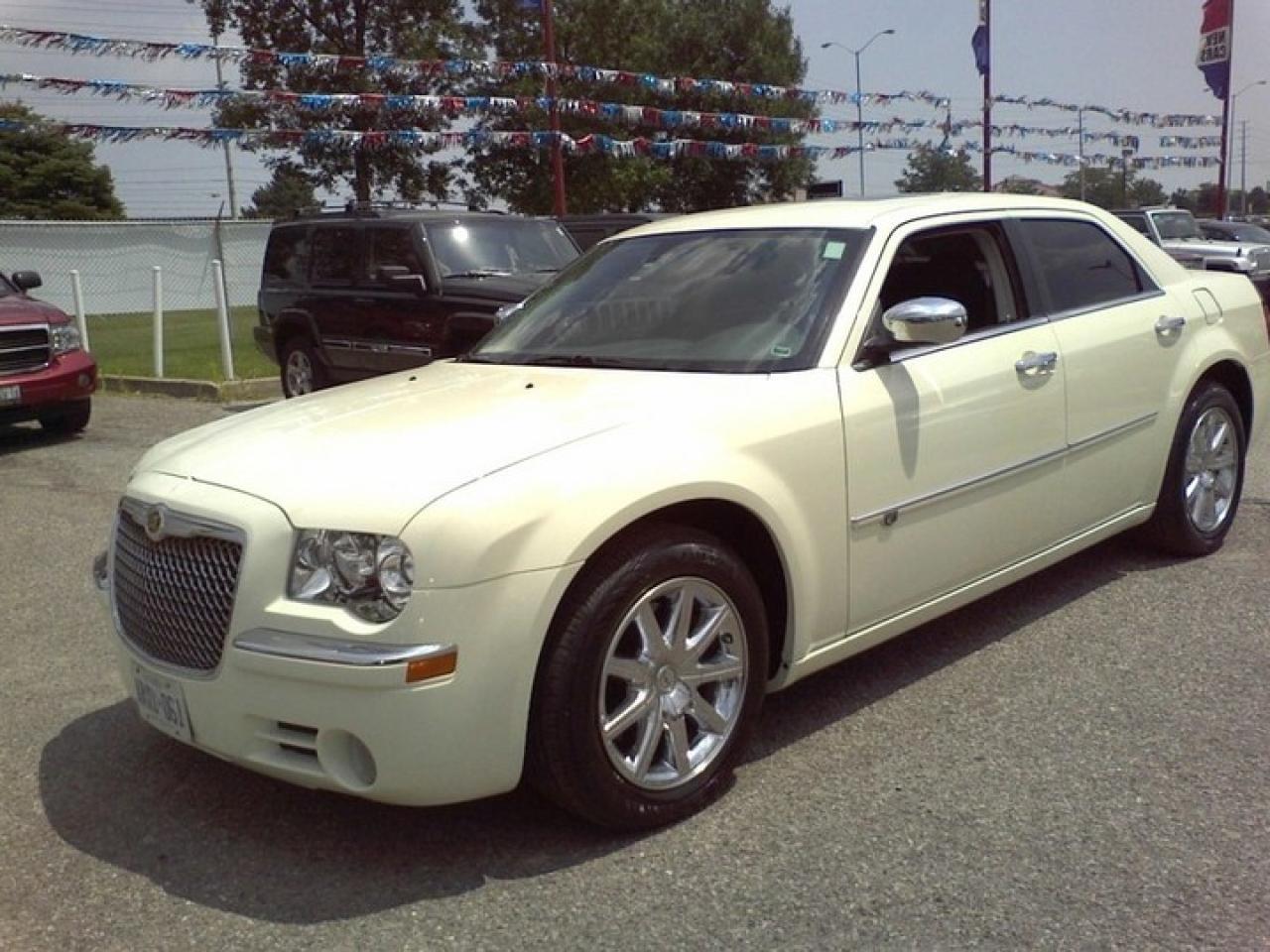 Used 2009 Chrysler 300 300C Sedan 4D for sale in Mississauga, ON