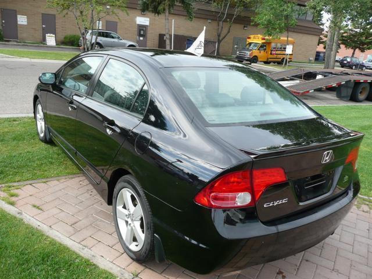 606704