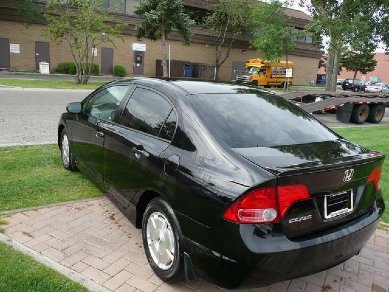 606705