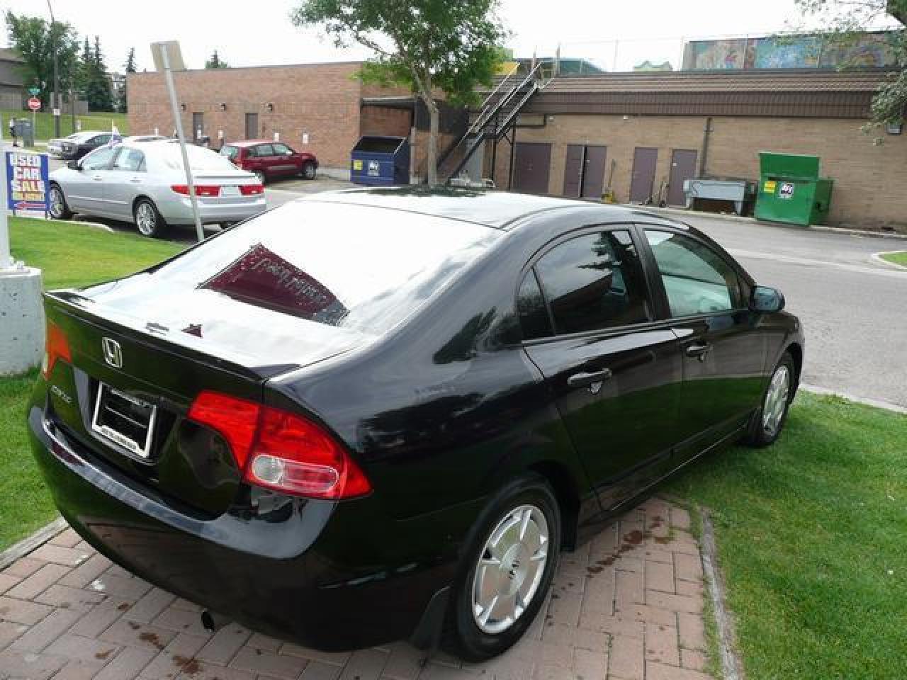606705