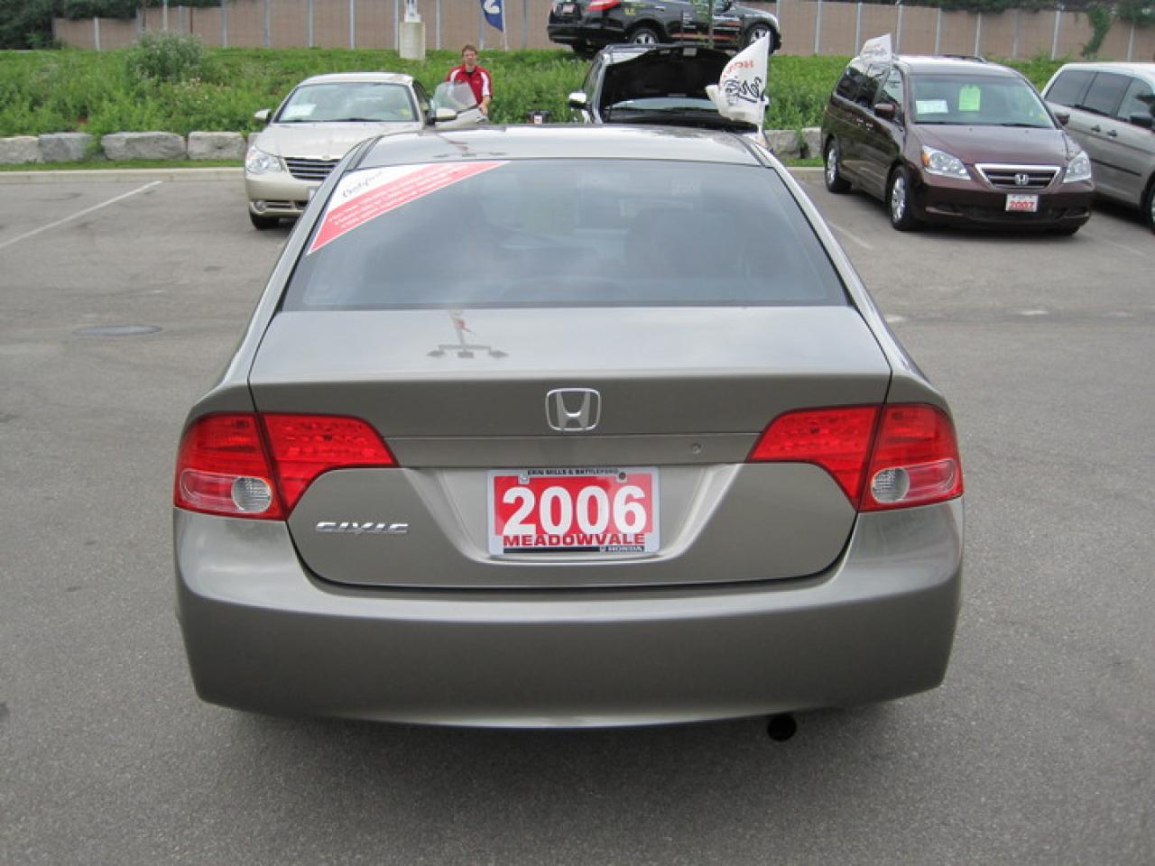 606782