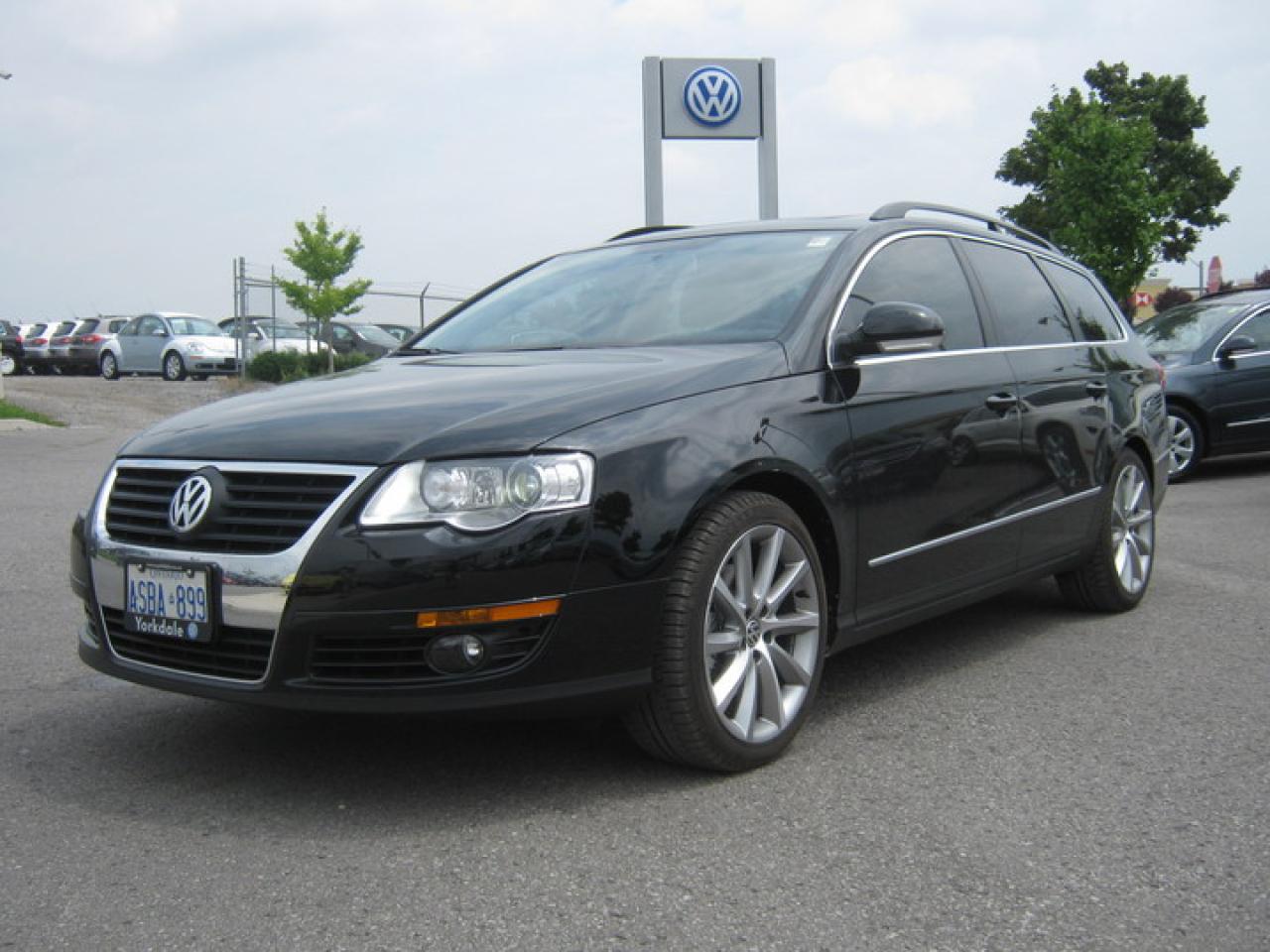Used 2010 Volkswagen Passat Highline 2.0T 6sp DSG Tip for sale in Toronto, ON