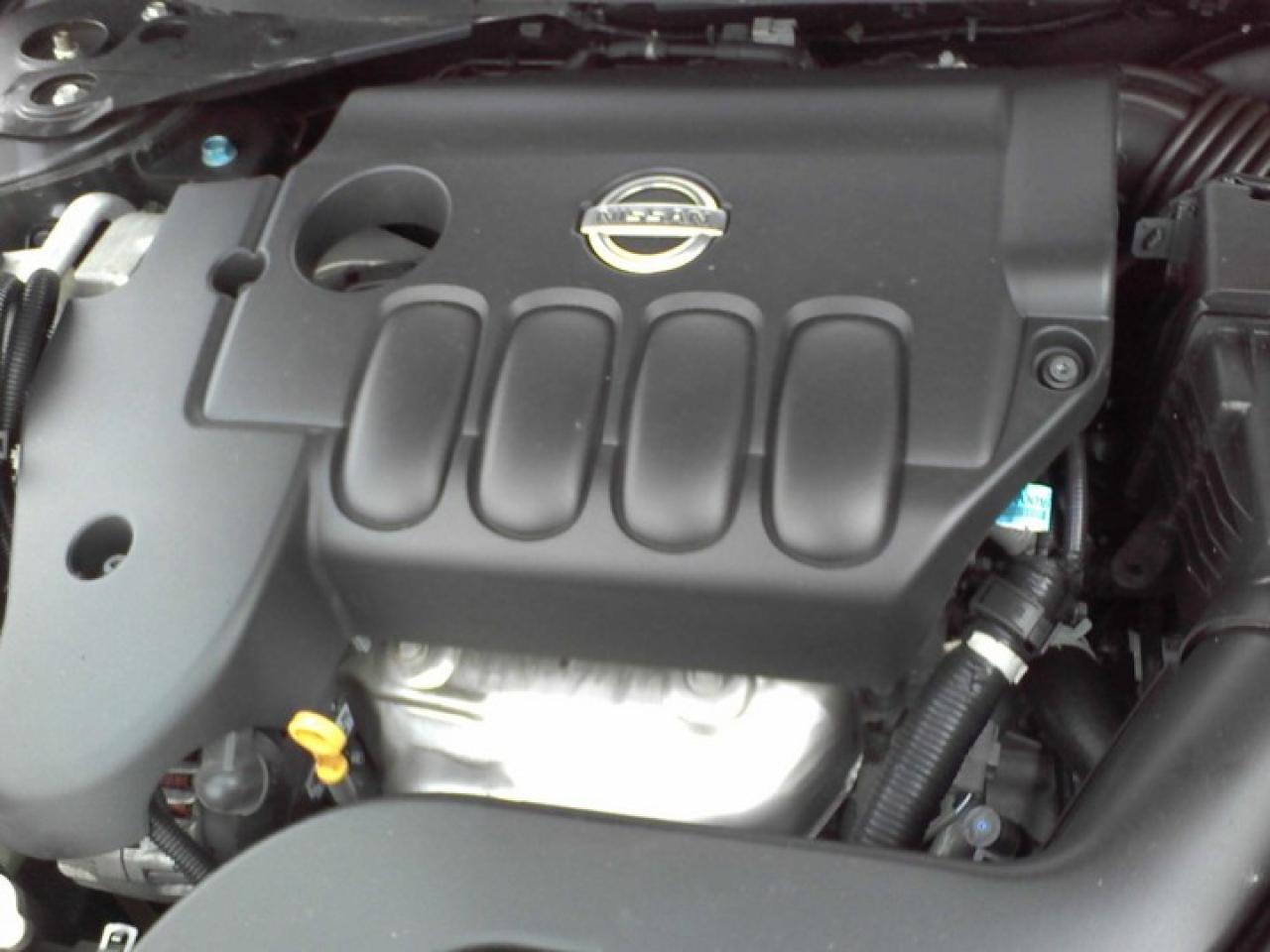 606900