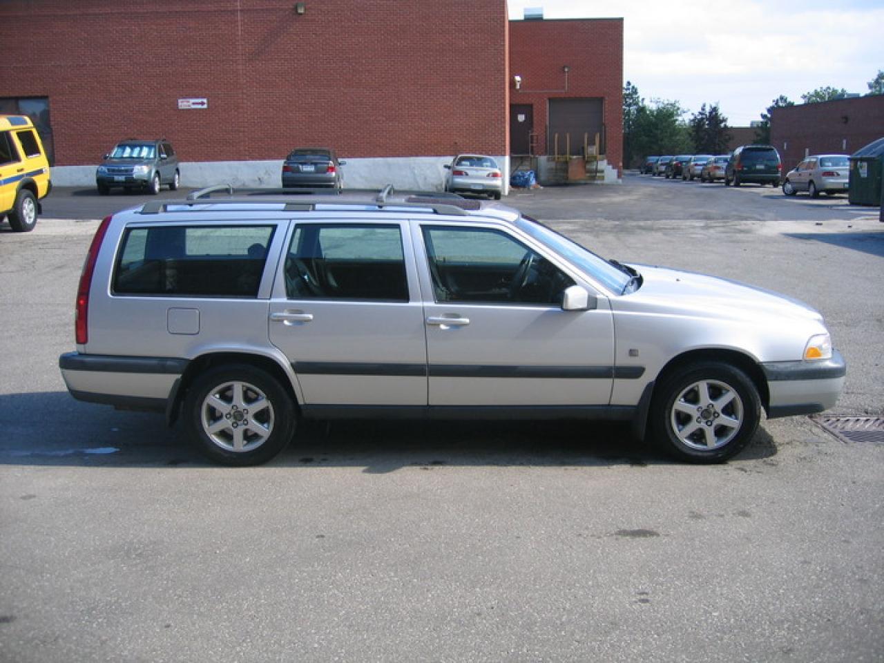 606922