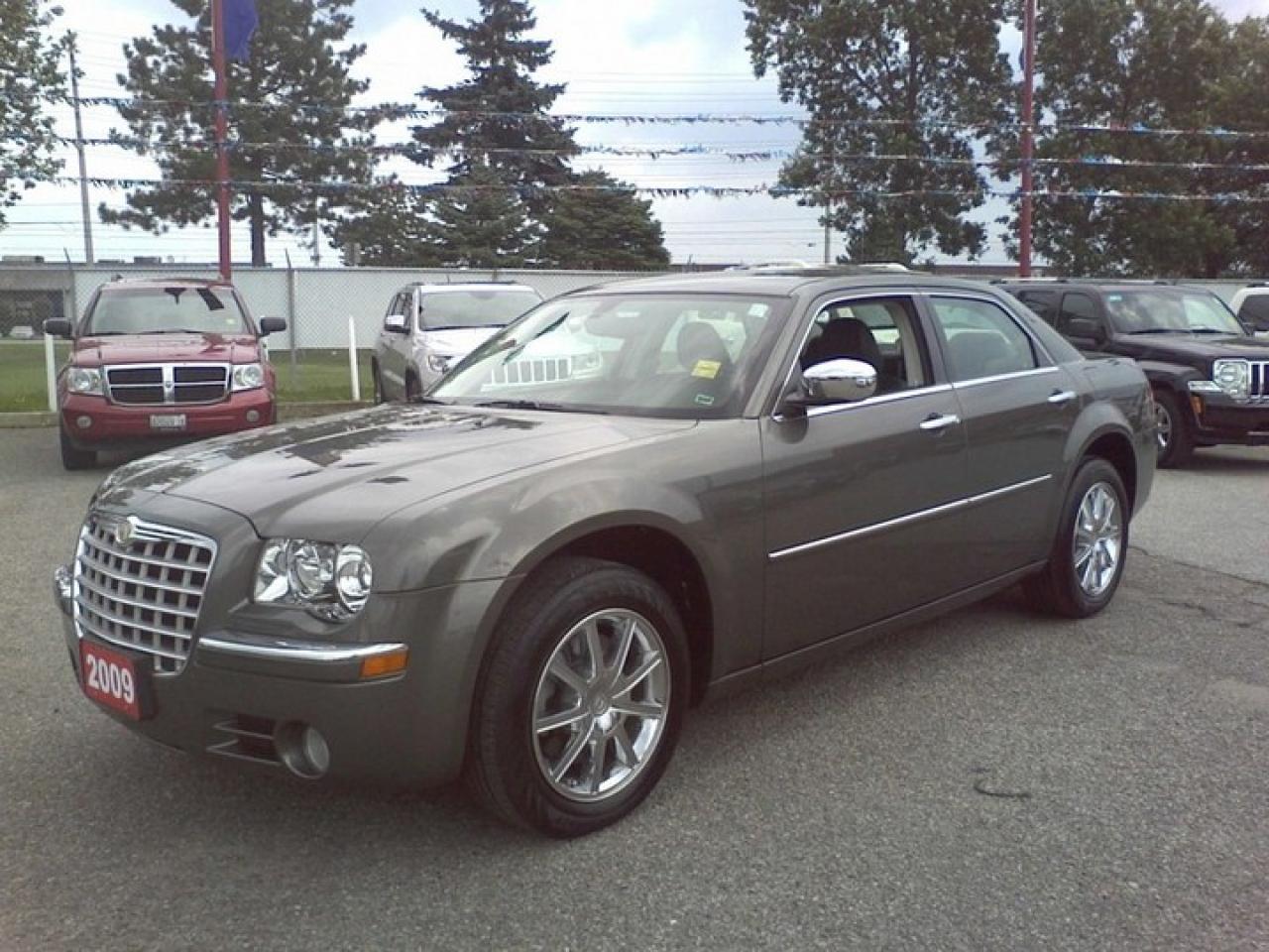 Used 2009 Chrysler 300 Limited Sedan 4D for sale in Mississauga, ON