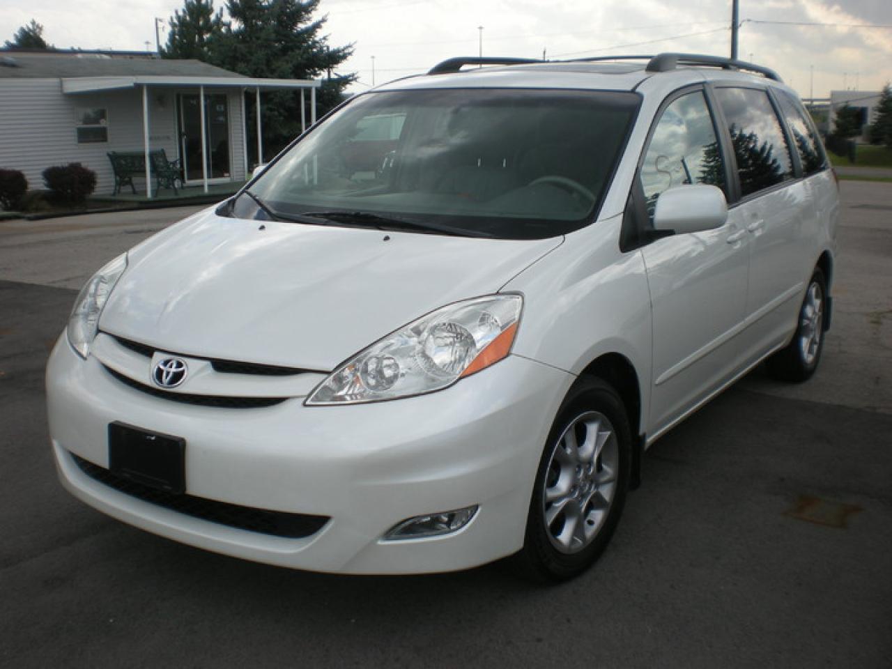 Used 2006 Toyota Sienna XLE for sale in Woodbridge, ON