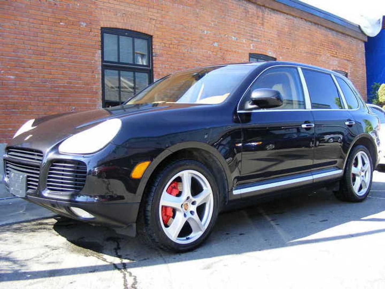 Height control, 20 alloys, full leather and frt/rear heated seats, navigation, sunroof, parking sensors, aluminum package,. 
Lease or Finance. All trades accepted. 
Email Rob@bluestarmotors.com  Phone: 604.649.1975 
 
dlr10290
www.bluestarmotors.com