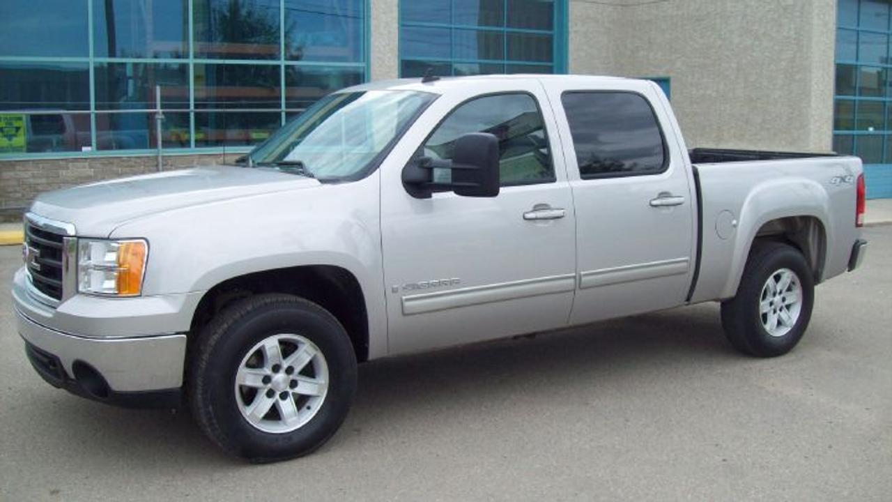 Used 2007 GMC Sierra 1500 SLT for sale in Delisle, SK