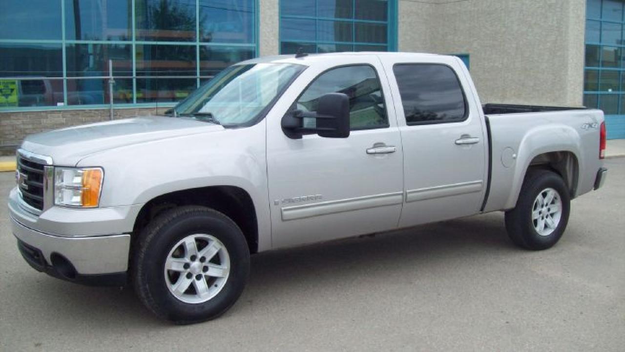 Used 2007 GMC Sierra 1500 SLT for sale in Delisle, SK