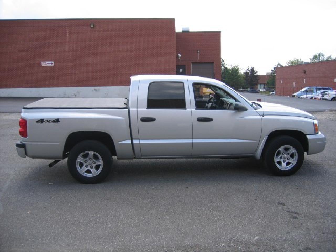 607524