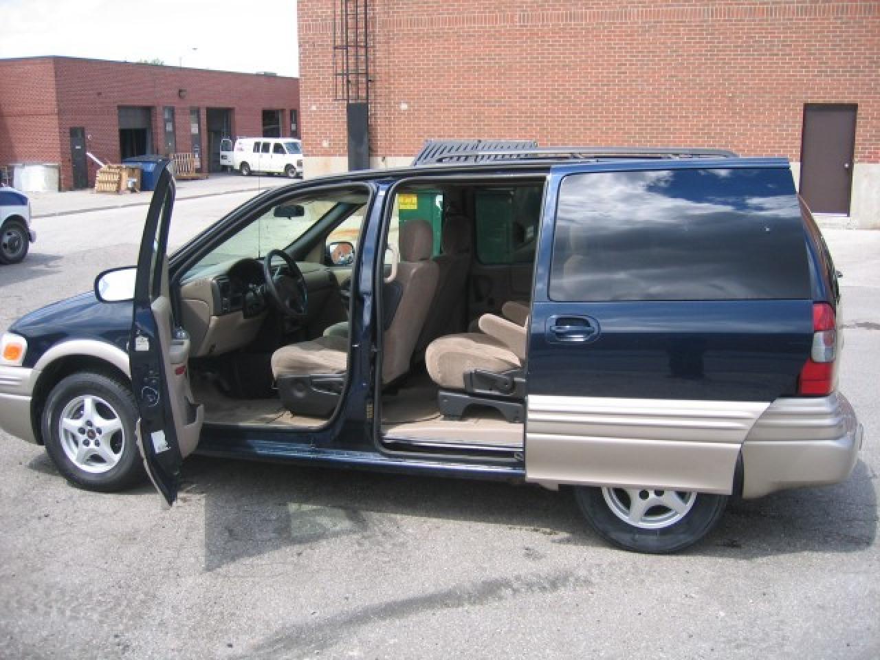 607525