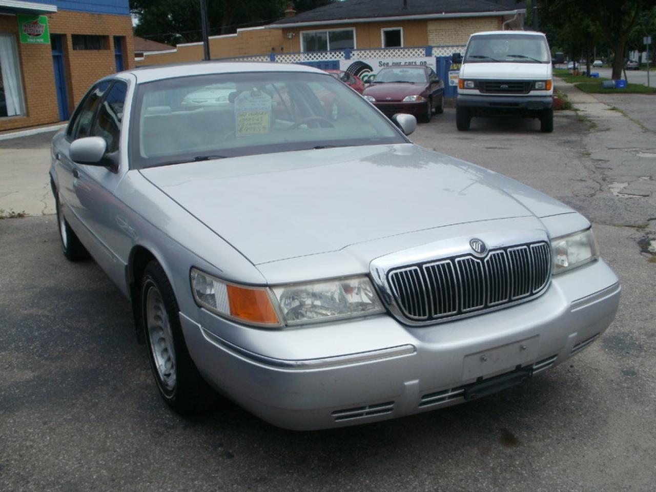 607562