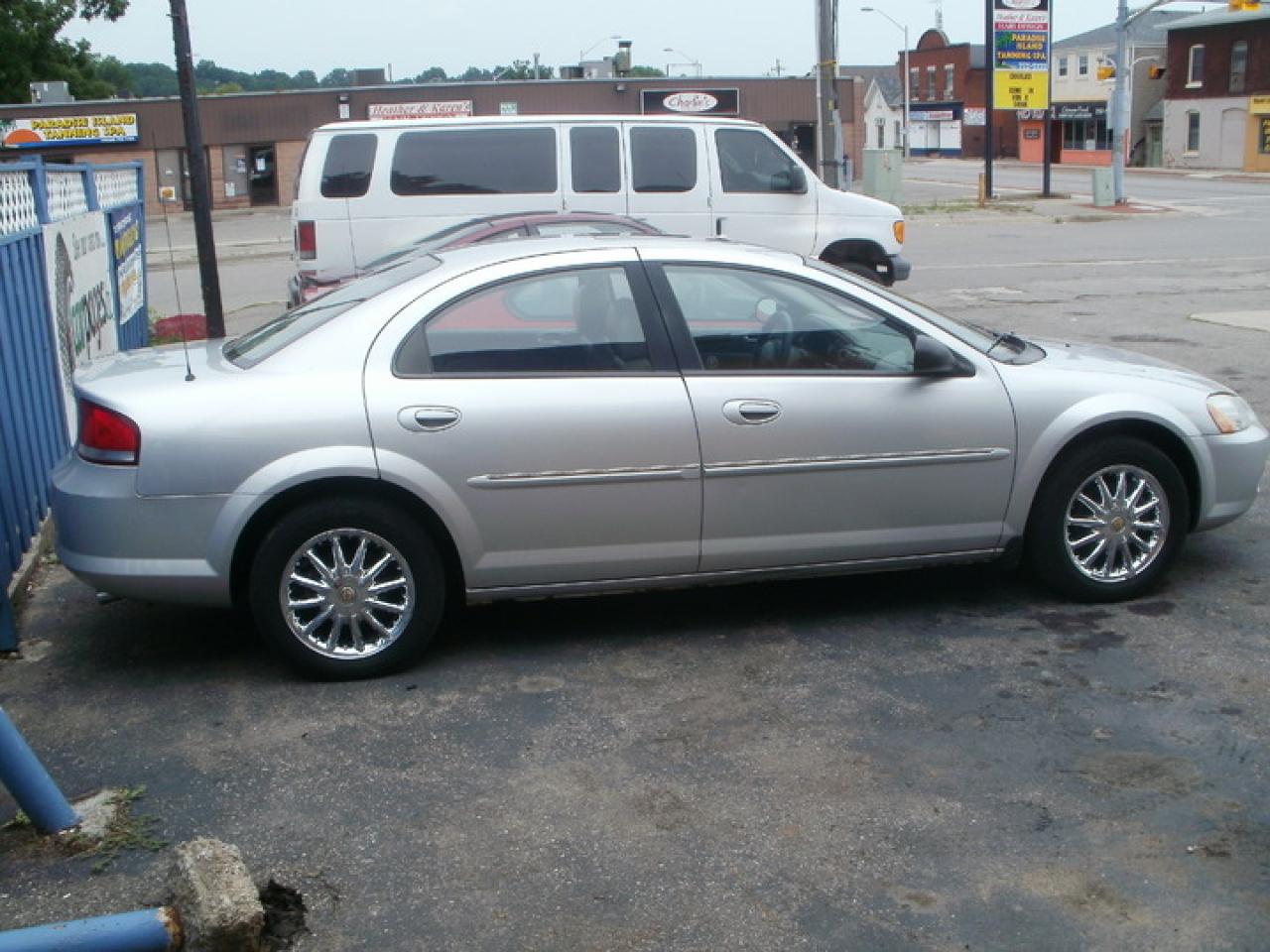 607568